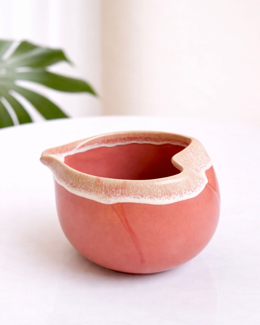 Ergonomic matcha bowl