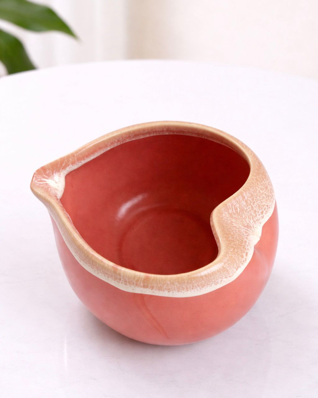 Ergonomic matcha bowl